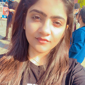 Meet your Posher, Aayushi